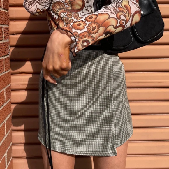 HISSY FIT Wrap Skirt - Picture 1 of 7